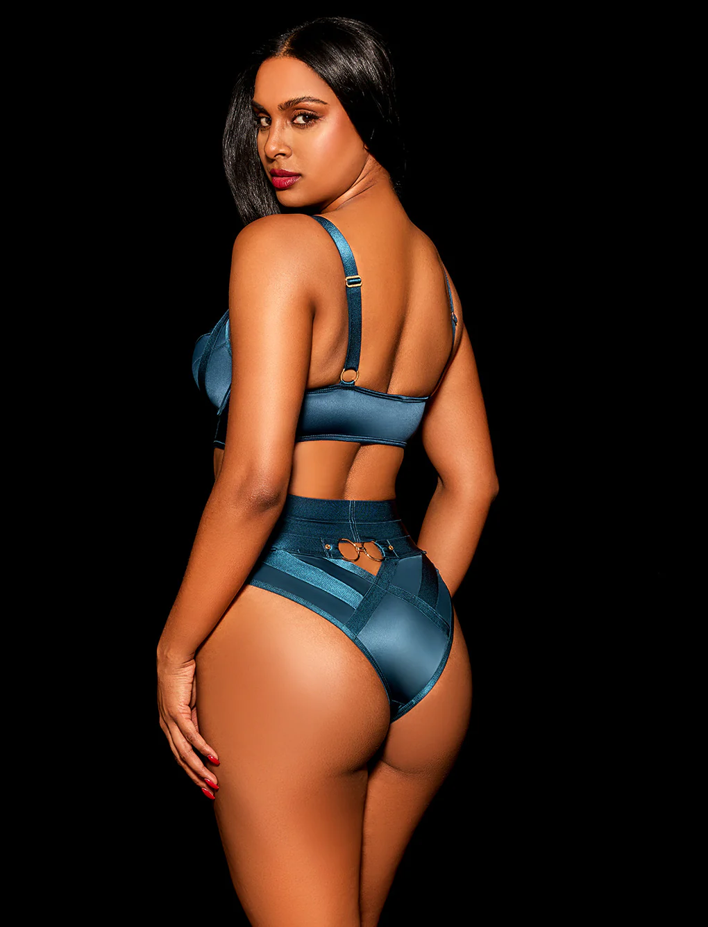 Nicole Brief